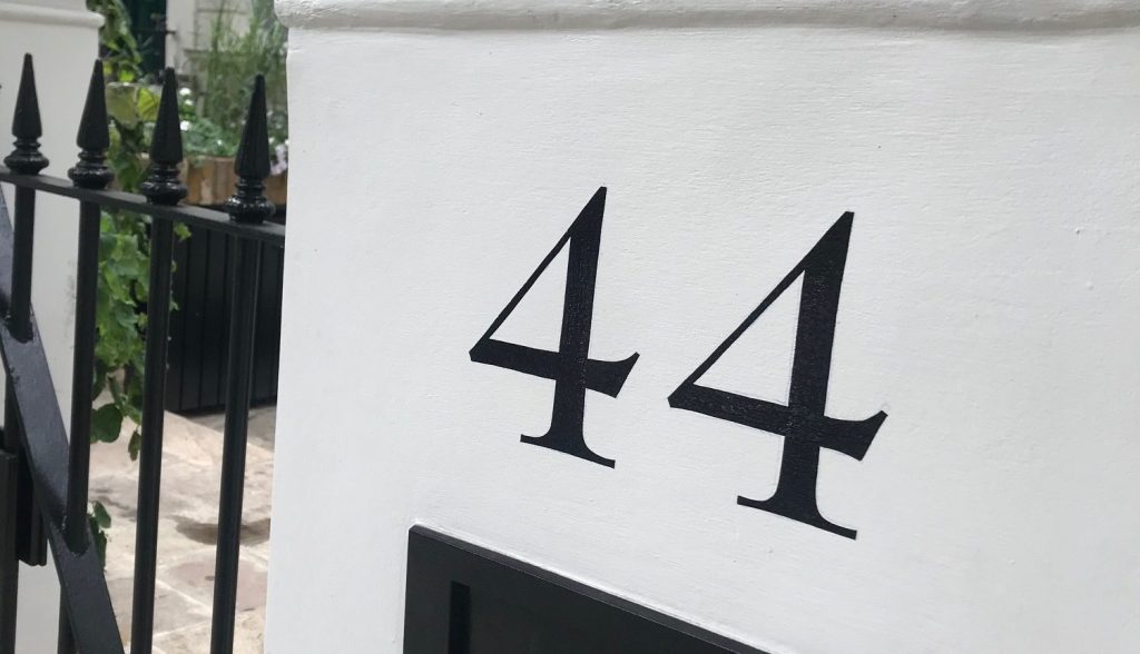 Traditional Sign Writing, London, House Names Number signwritten, Painted. Traditional signwriter of London. Nick the sign writer of London