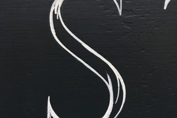 Traditional sign writers London, House numbers, Hand painted, Shop Signwriters painters, City of London, Shop window gilding signs London, Nick & Seraina Signpainters,